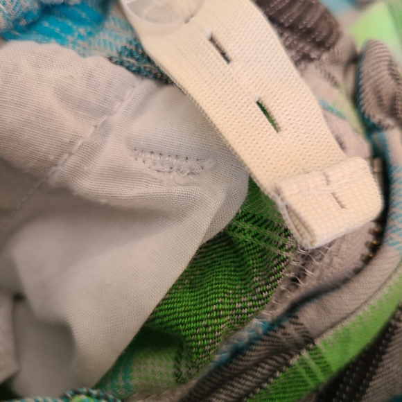 Calvin Klein Jeans plaid shorts - Picture 4 of 4